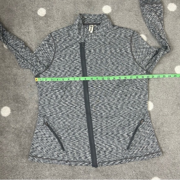 Titika activewear jacket - Picture 7 of 12